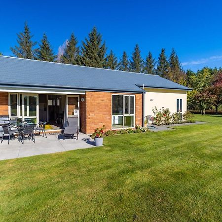 The Meadows Villa Christchurch Exterior photo