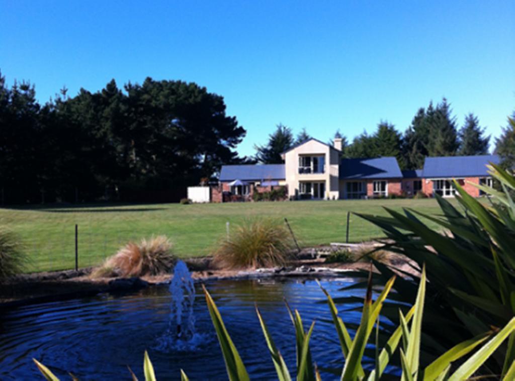 The Meadows Villa Christchurch Exterior photo