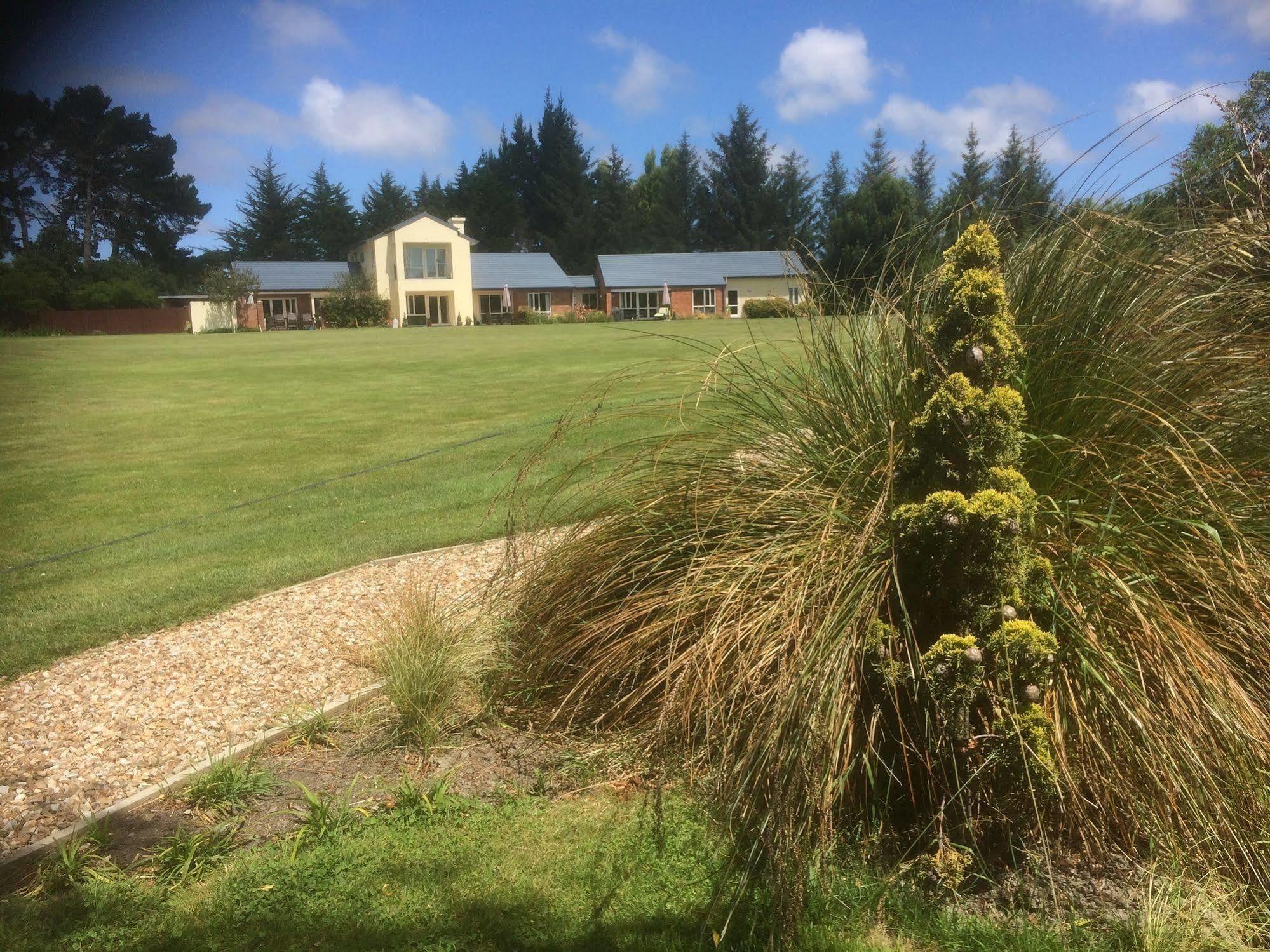 The Meadows Villa Christchurch Exterior photo